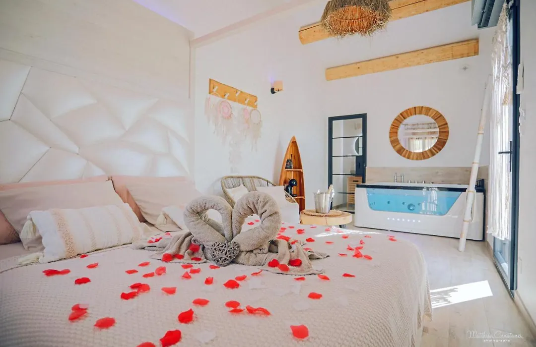 Villa Cocoon - Love Room Cocooning & 50 Nuances-1